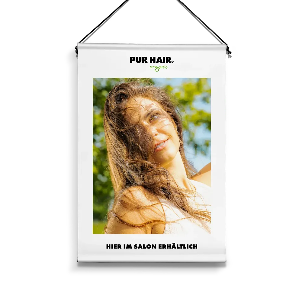 Weißes hängendes PUR HAIR Organic Salonposter mit Foto einer Frau mit langem braunem Haar