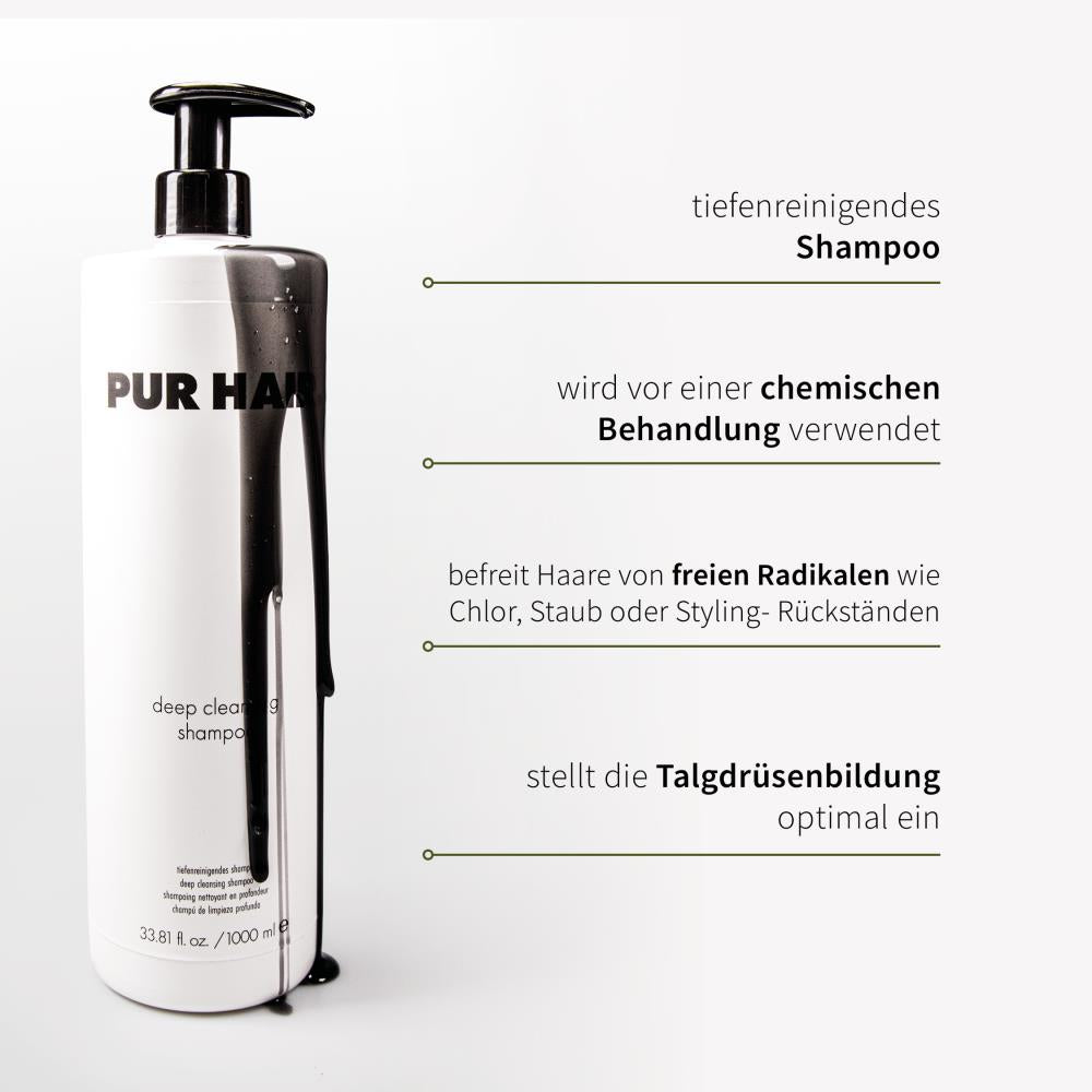 Weiße PUR HAIR Deep Cleansing Shampoo Flasche mit schwarzem Pumpspender und schwarzer Shampoo-Textur