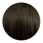 Runde Nahaufnahme einer glatten Haarsträhne in Helllbraun mit glänzenden Reflexen.