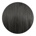 Runde Nahaufnahme einer kühler dunkel-aschbrauner Haarsträhne mit glänzenden Reflexen.