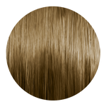Runde Nahaufnahme einer natürlichen mittelblonden Haarsträhne mit glänzenden Reflexen.