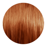 Runde Nahaufnahme einerintensiv kupfer-orangefarbener Farbsträhne mit glänzenden Reflexen.