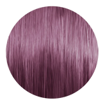 Runde Nahaufnahme einer kühlen violett-roséblonden Haarsträhne mit glänzenden Reflexen.