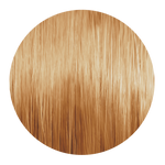Runde Nahaufnahme einer hellen, warmen goldblonden Farbsträhne mit glänzenden Reflexen.