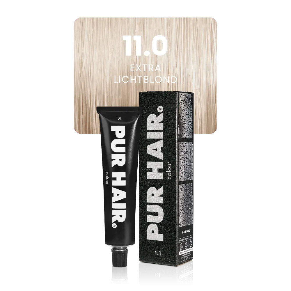 11.0 Extra Lichtblond Haarfarbe in schwarzer Tube und sehr heller, neutralblonder Farbsträhne.