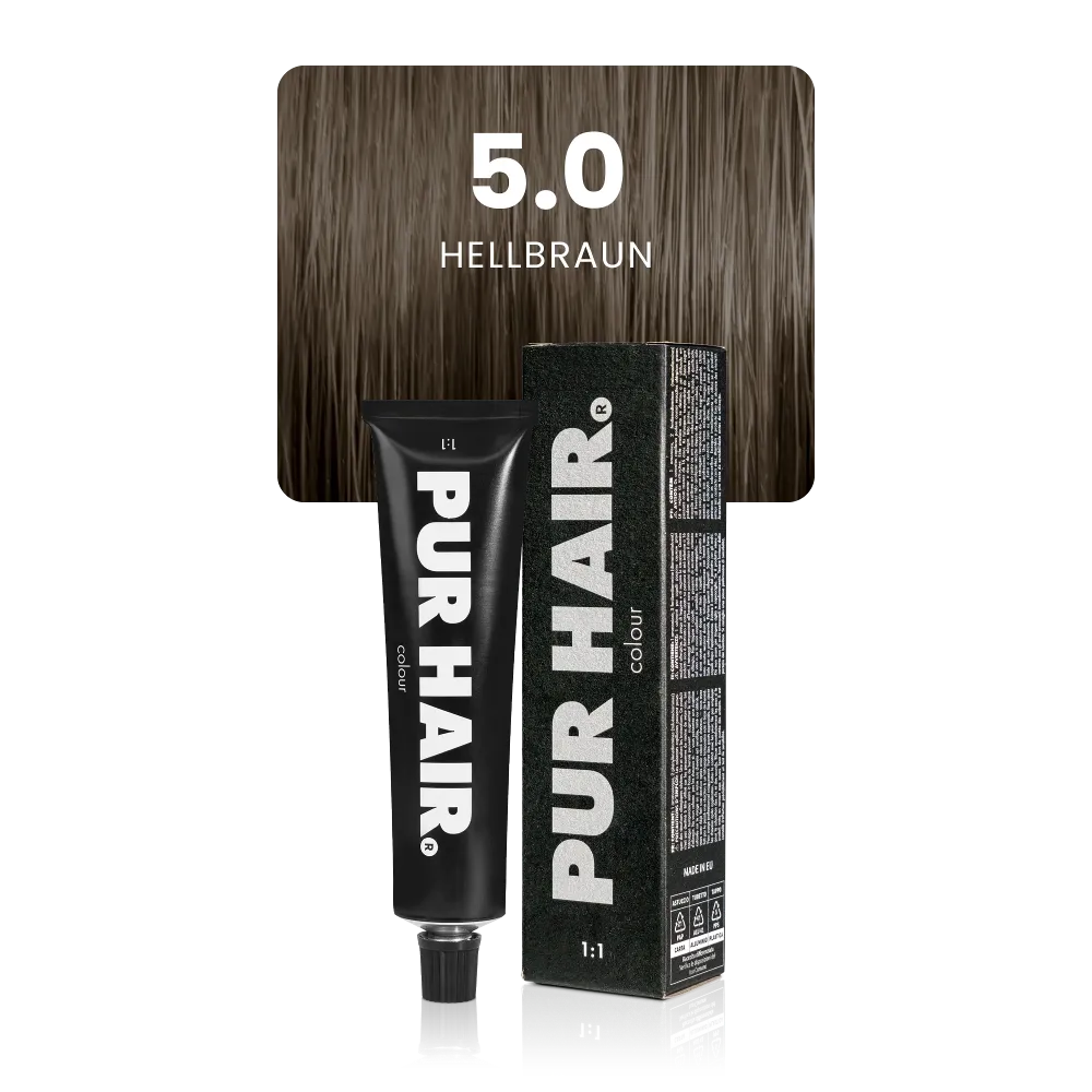 5.0 Hellbraun mit schwarzer Farbtube und Verpackung vor einer natürlichen hellbraunen Strähne.