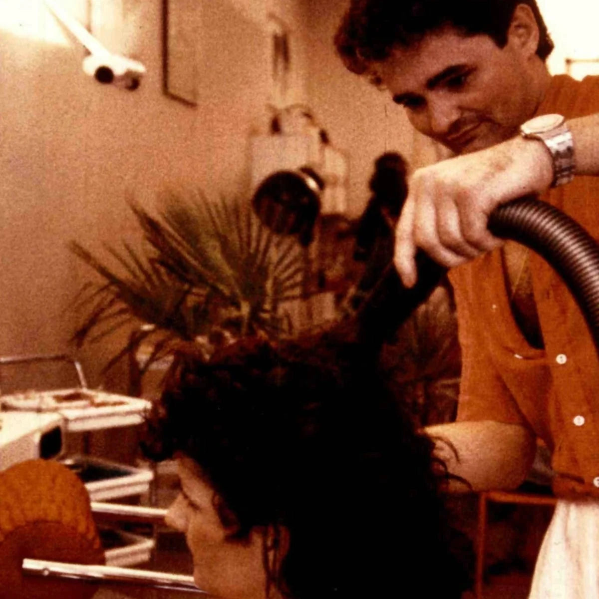 Reinhold Hofmann, Friseurmeister und Gründer von PUR HAIR vor 40 Jahren