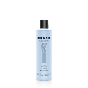 PUR HAIR Magic Keratin K-Mask, 250 ml Flasche in hellblau mit schwarzem Deckel.