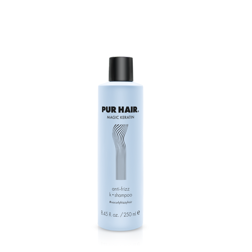 PUR HAIR Magic Keratin Shampoo, 250 ml Flasche in hellblau mit schwarzem Deckel.