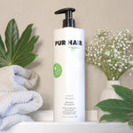 Weiße 1000 ml Flasche PUR HAIR Organic Volume Shampoo mit Pumpspender, dekoriert mit Handtuch, Grünp